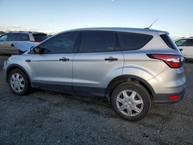 1FMCU0F7XJUB14664 - 2018 FORD ESCAPE S SILVER photo 2