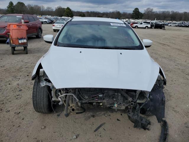 1FADP3F29JL206964 - 2018 FORD FOCUS SE WHITE photo 5