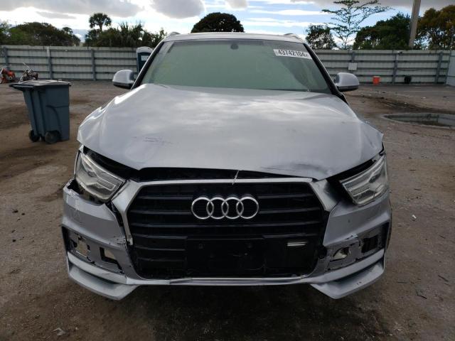 WA1BCCFS2JR021692 - 2018 AUDI Q3 PREMIUM SILVER photo 5