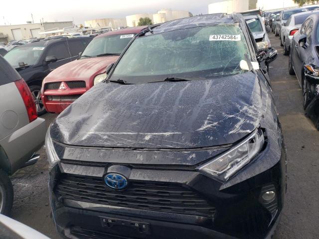 4T3R6RFV4MU009587 - 2021 TOYOTA RAV4 XLE BLACK photo 5