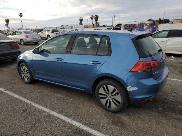 WVWKP7AU7GW910394 - 2016 VOLKSWAGEN E-GOLF SE BLUE photo 2