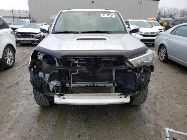 JTEBU5JRXH5411715 - 2017 TOYOTA 4RUNNER SR5/SR5 PREMIUM 银色 照片 5