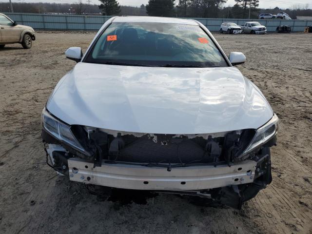 4T1C11AK8LU345656 - 2020 TOYOTA CAMRY LE WHITE photo 5