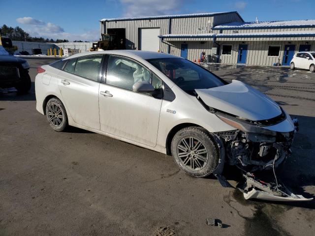 JTDKARFP8H3054431 - 2017 TOYOTA PRIUS PRIM WHITE photo 4