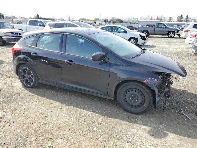 1FAHP3K25CL410574 - 2012 FORD FOCUS SE BLACK photo 4