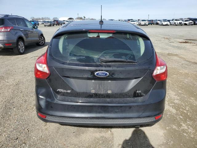 1FAHP3K25CL410574 - 2012 FORD FOCUS SE BLACK photo 6