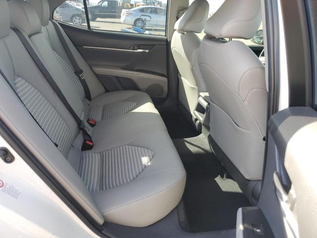 JTNB11HK8J3051405 - 2018 TOYOTA CAMRY L WHITE photo 10