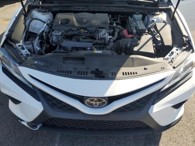 JTNB11HK8J3051405 - 2018 TOYOTA CAMRY L WHITE photo 11