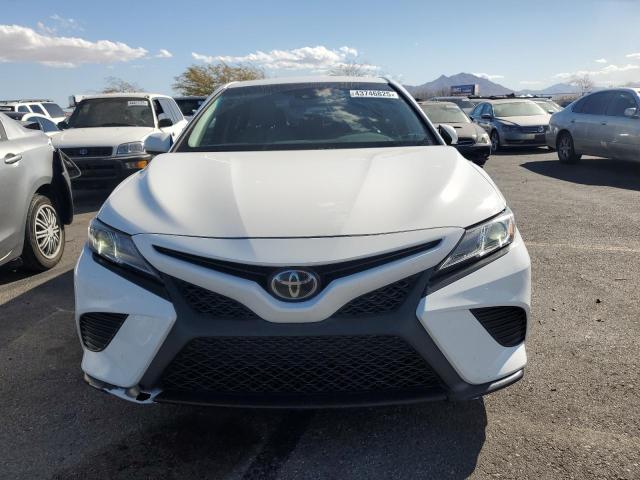 JTNB11HK8J3051405 - 2018 TOYOTA CAMRY L WHITE photo 5