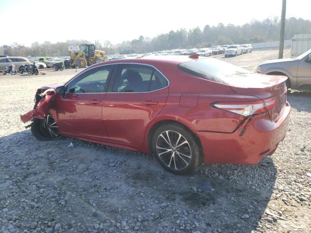 4T1G11AKXLU395685 - 2020 TOYOTA CAMRY SE RED photo 2