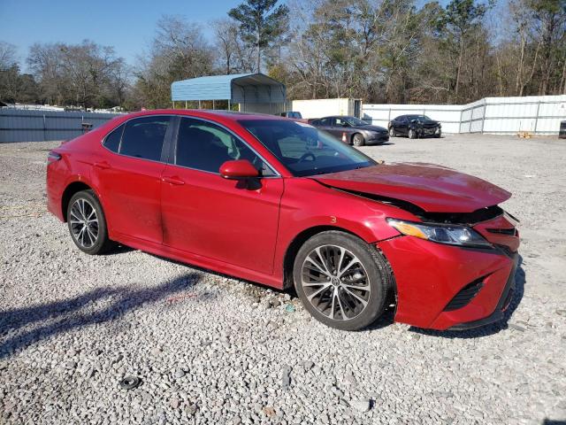 4T1G11AKXLU395685 - 2020 TOYOTA CAMRY SE RED photo 4