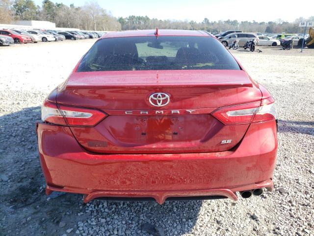 4T1G11AKXLU395685 - 2020 TOYOTA CAMRY SE RED photo 6