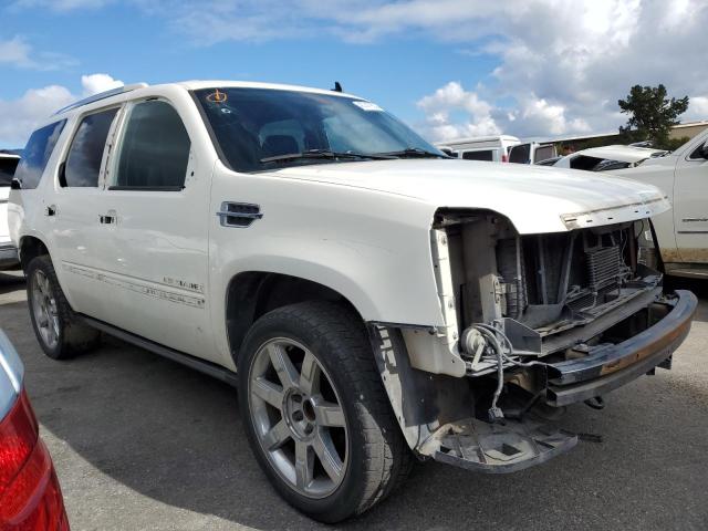 1GYEC63878R206564 - 2008 CADILLAC ESCALADE LUXURY WHITE photo 4