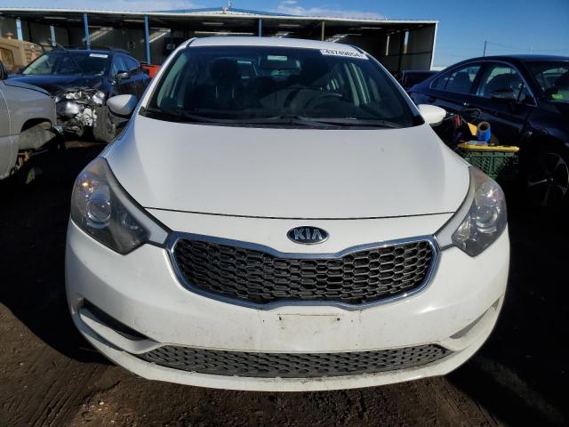 KNAFK4A60G5558763 - 2016 KIA FORTE LX WHITE photo 5