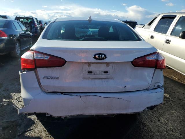 KNAFK4A60G5558763 - 2016 KIA FORTE LX WHITE photo 6