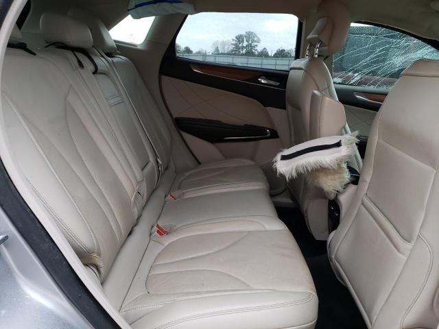 5LMCJ2C90HUL50922 - 2017 LINCOLN MKC SELECT Արծաթագույն լուսանկար 11