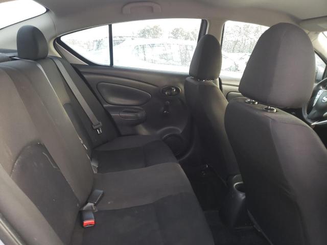 3N1CN7AP0JL814532 - 2018 NISSAN VERSA S SILVER photo 10