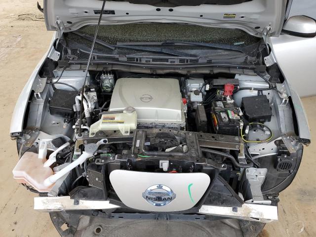 1N4AZ0CPXFC333709 - 2015 NISSAN LEAF S SILVER photo 11