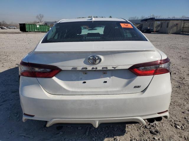 4T1G11AK8PU720551 - 2023 TOYOTA CAMRY SE NIGHT SHADE WHITE photo 6