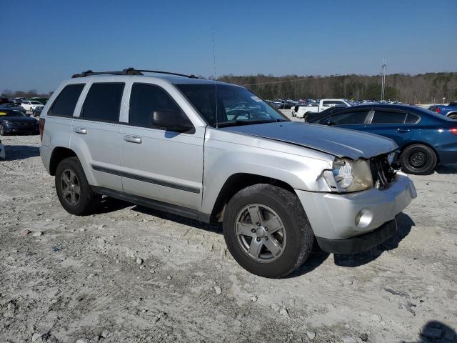 1J8HR48P47C700252 - 2007 JEEP GRAND CHER LAREDO SILVER photo 4