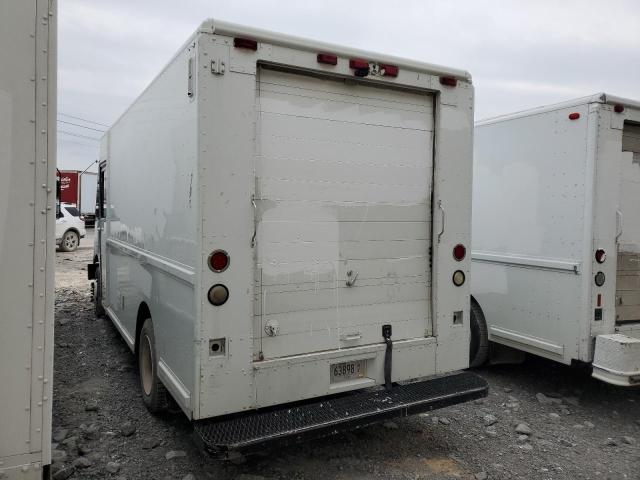 4UZA4FF40WC911289 - 1998 FREIGHTLINER CHASSIS M LINE WALK-IN VAN WHITE photo 2