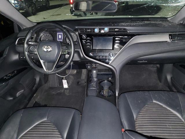 4T1B11HK1JU586764 - 2018 TOYOTA CAMRY L SILVER photo 8