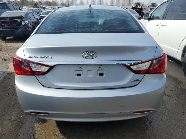 5NPEC4ACXBH030321 - 2011 HYUNDAI SONATA SE SILVER photo 6