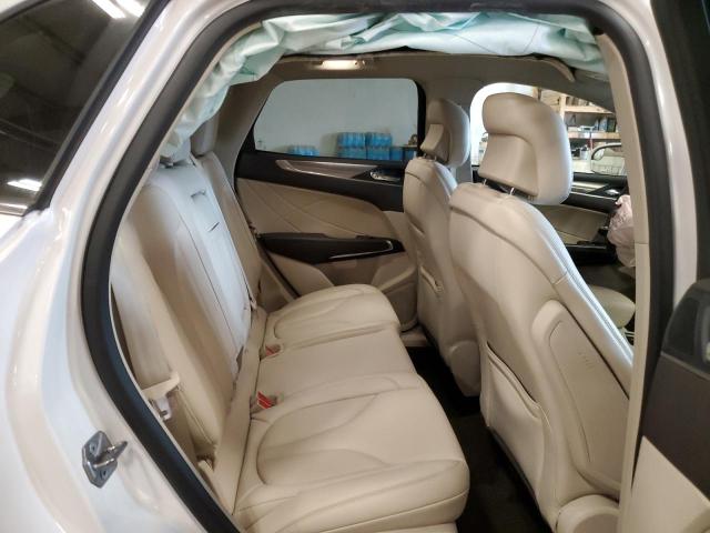 5LMCJ1D91KUL44269 - 2019 LINCOLN MKC WHITE photo 11