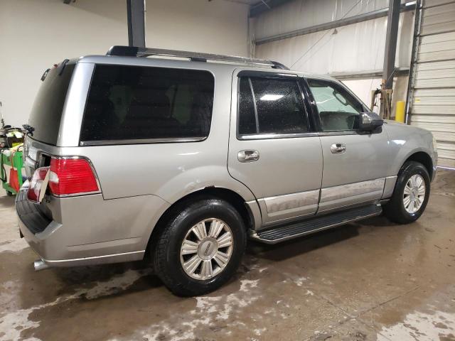 5LMFU28568LJ18759 - 2008 LINCOLN NAVIGATOR SILVER photo 3