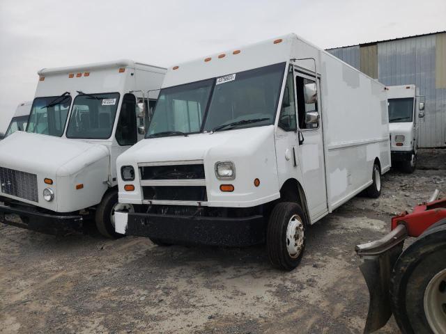 4UZAARBW01CH52593 - 2001 FREIGHTLINER CHASSIS M LINE WALK-IN VAN WHITE photo 1