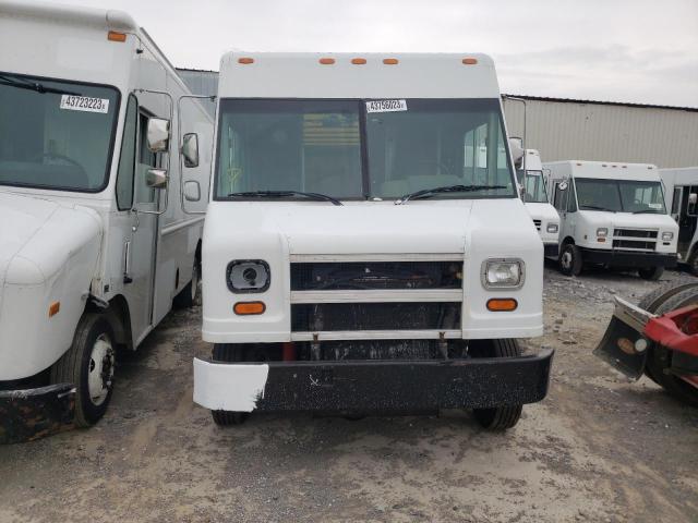 4UZAARBW01CH52593 - 2001 FREIGHTLINER CHASSIS M LINE WALK-IN VAN WHITE photo 5