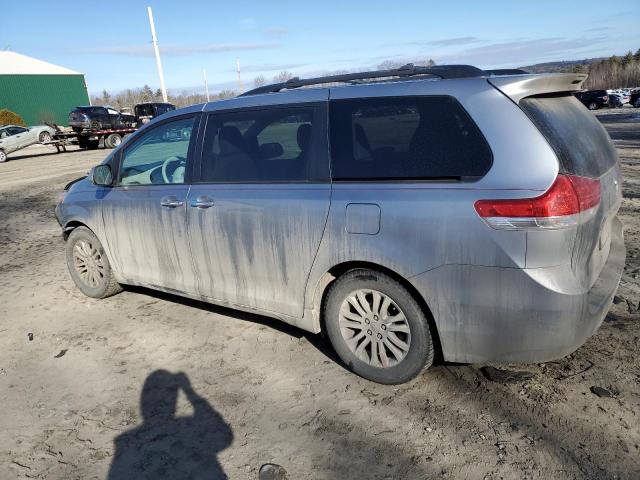 5TDYK3DC4DS305300 - 2013 TOYOTA SIENNA XLE SILVER photo 2