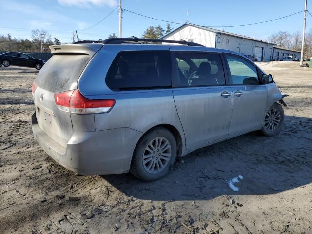 5TDYK3DC4DS305300 - 2013 TOYOTA SIENNA XLE SILVER photo 3