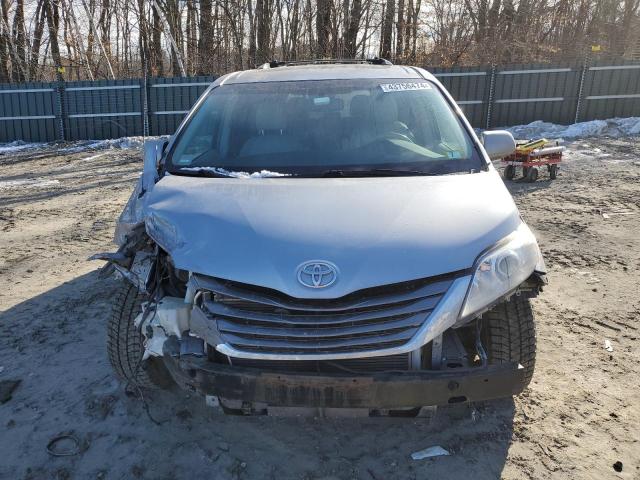 5TDYK3DC4DS305300 - 2013 TOYOTA SIENNA XLE SILVER photo 5