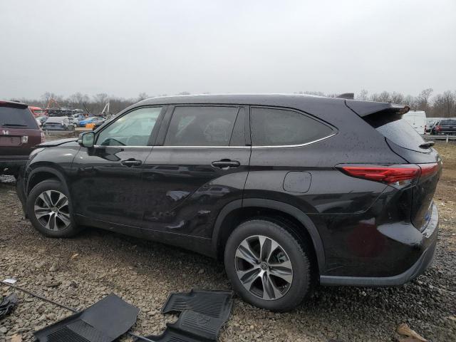 5TDGZRBH8NS233897 - 2022 TOYOTA HIGHLANDER XLE BLACK photo 2