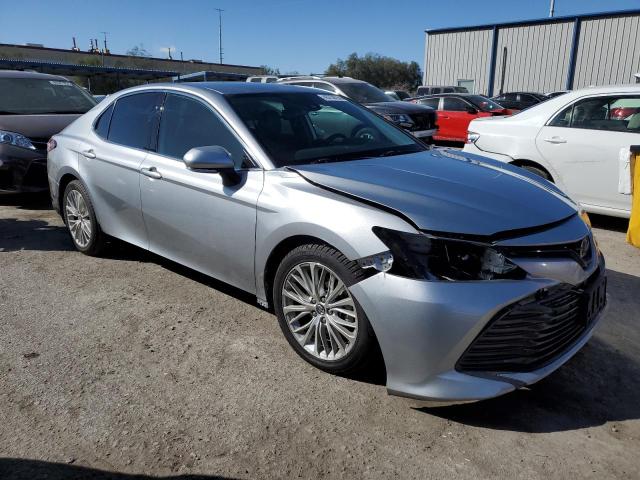 4T1B11HK0KU696710 - 2019 TOYOTA CAMRY L SILVER photo 4