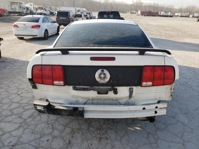 1ZVFT80N765181733 - 2006 FORD MUSTANG WHITE photo 6