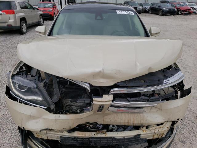 2LMPJ8LRXJBL14730 - 2018 LINCOLN MKX RESERVE Կրեմագույն լուսանկար 12