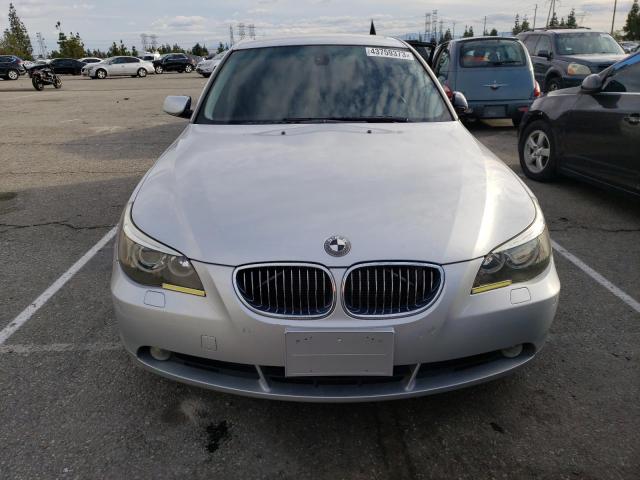 WBANB33555B116179 - 2005 BMW 545 I SILVER photo 5