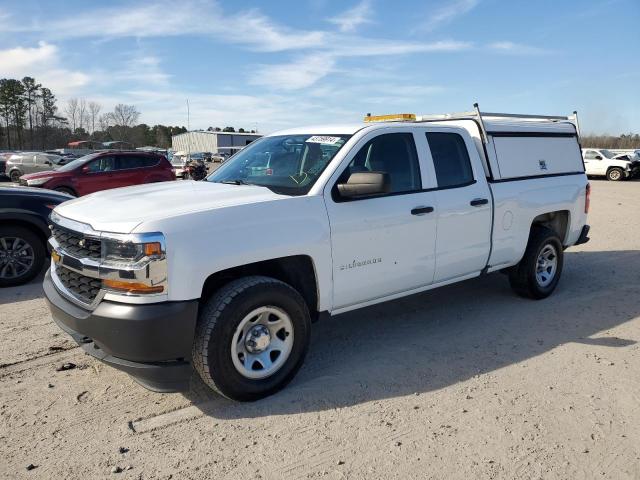 1GCVKNEH7JZ369723 - 2018 CHEVROLET SILVERADO K1500 WHITE photo 1