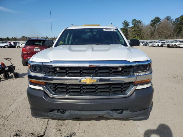 1GCVKNEH7JZ369723 - 2018 CHEVROLET SILVERADO K1500 WHITE photo 5