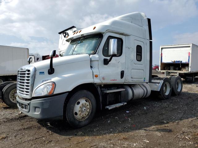 1FUJGLD57GLHH3510 - 2016 FREIGHTLINER CASCADIA 1 WHITE photo 2