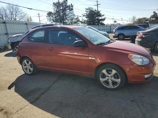 KMHCN36C49U122105 - 2009 HYUNDAI ACCENT SE RED photo 4