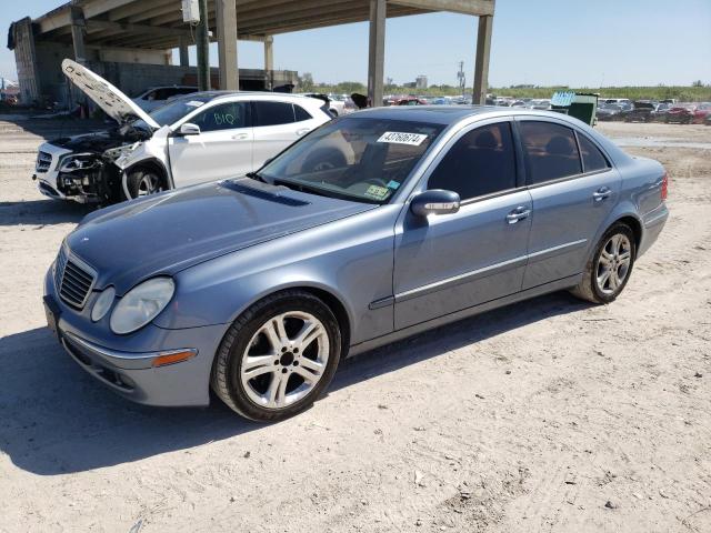 WDBUF83J75X173093 - 2005 MERCEDES-BENZ E 500 4MATIC BLUE photo 1