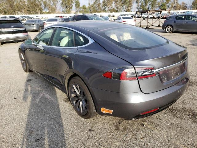 5YJSA1E2XLF391623 - 2020 TESLA MODEL S Մոխրագույն լուսանկար 2