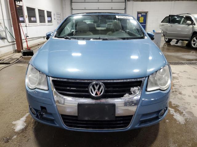 WVWFA71F09V019392 - 2009 VOLKSWAGEN EOS LUX BLUE photo 5