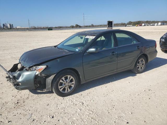 2004 TOYOTA CAMRY LE, 