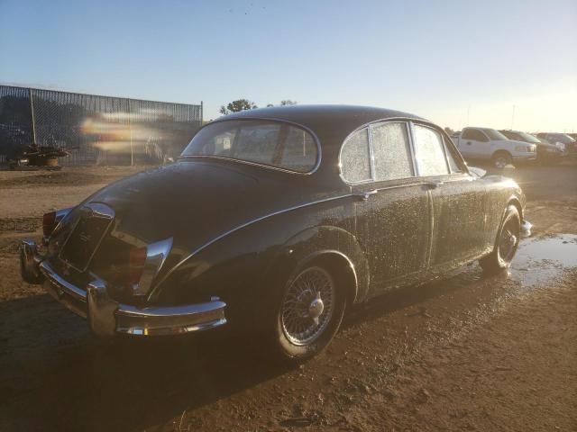 P216518DN - 1961 JAGUAR MARK II GREEN photo 3