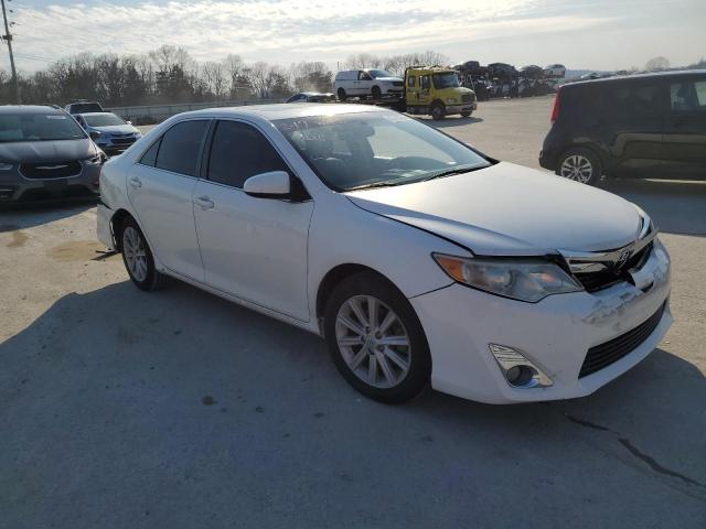 4T1BK1FK9DU533332 - 2013 TOYOTA CAMRY SE WHITE photo 4