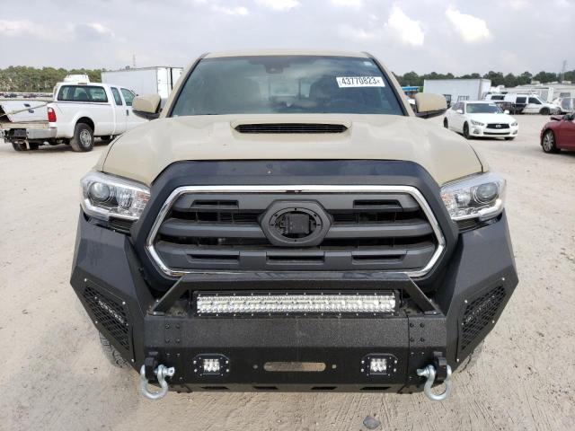 5TFAZ5CN2JX060918 - 2018 TOYOTA TACOMA DOUBLE CAB 棕色 照片 5